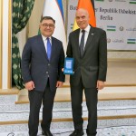 S.E. Botschafter der Republik Usbekistan in der Bundesrepublik Deutschland Nabijon Kasimov (l.) und Dr. Colin Dürkop, Präsident der Deutsch-Usbekischen Gesellschaft e.V.