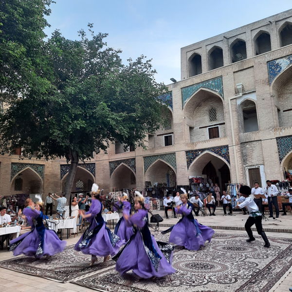 DUsG-Stammtisch mit Filmvorführung „Reise nach Usbekistan mit der Deutsch-Usbekischen Gesellschaft“ am 22. Juni 2023 20230422 1913532