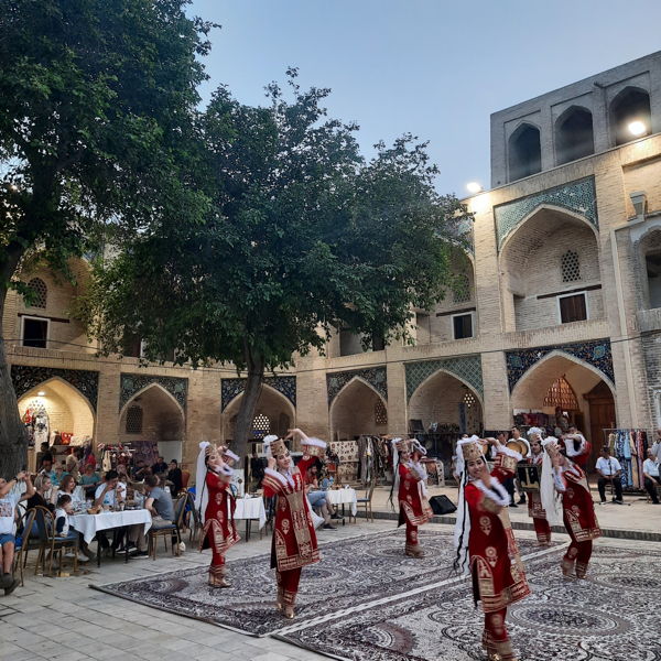 DUsG-Stammtisch mit Filmvorführung „Reise nach Usbekistan mit der Deutsch-Usbekischen Gesellschaft“ am 22. Juni 2023 20230422 192801